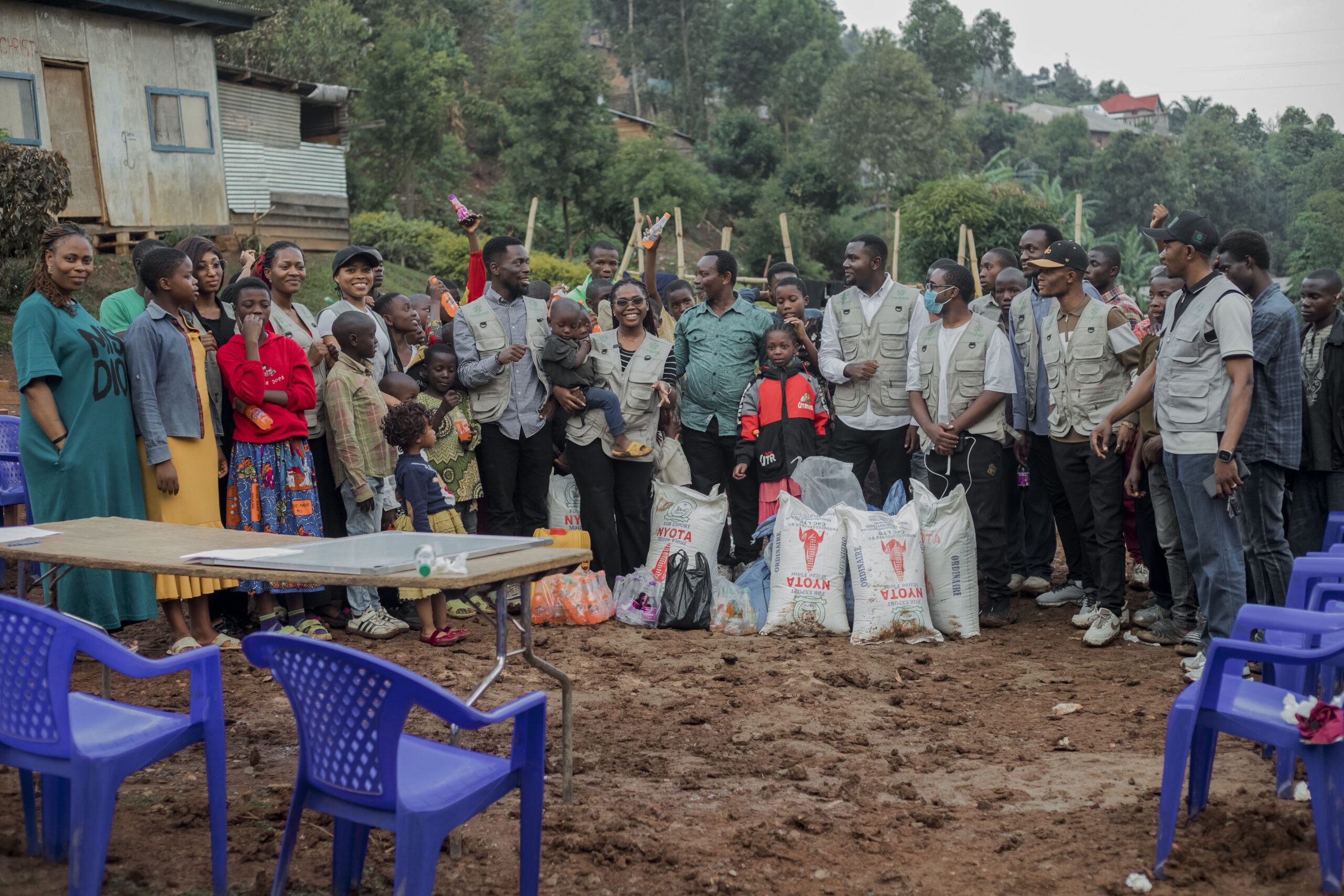 Lire la suite à propos de l’article Journée de solidarité , de partage et début du partenariat avec l’Orphelinat CROFEM / Bagira